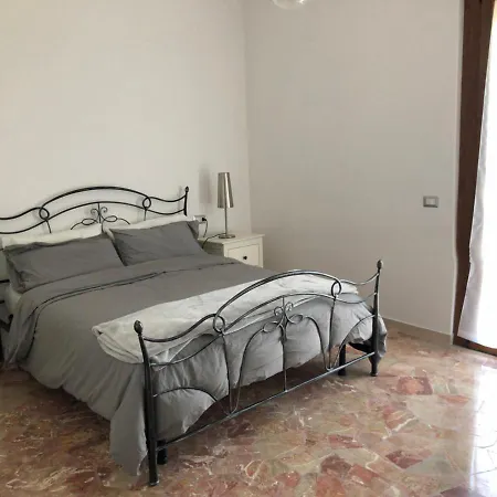 Leonardo Luxury Apartment アパート スカンディッチ