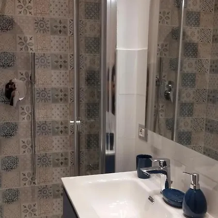 Leonardo Luxury Apartment *