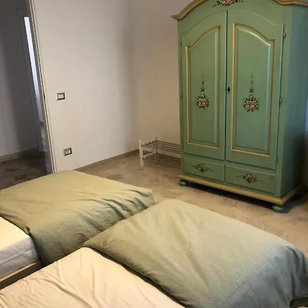 Leonardo Luxury Apartment Apartament *